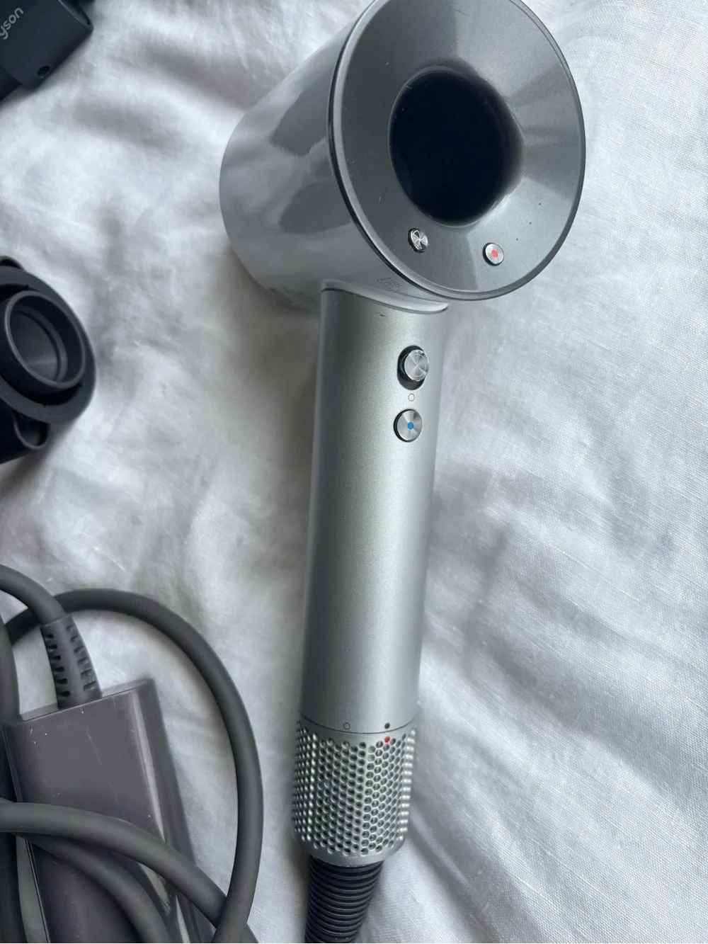 Dyson Supersonic Hairdryer - White